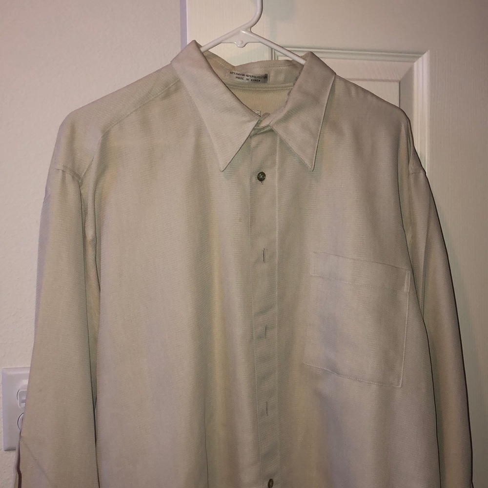 Never worn shirt amazing quality